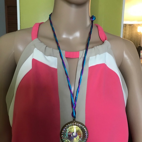 Dresses - Picture 2 of 3